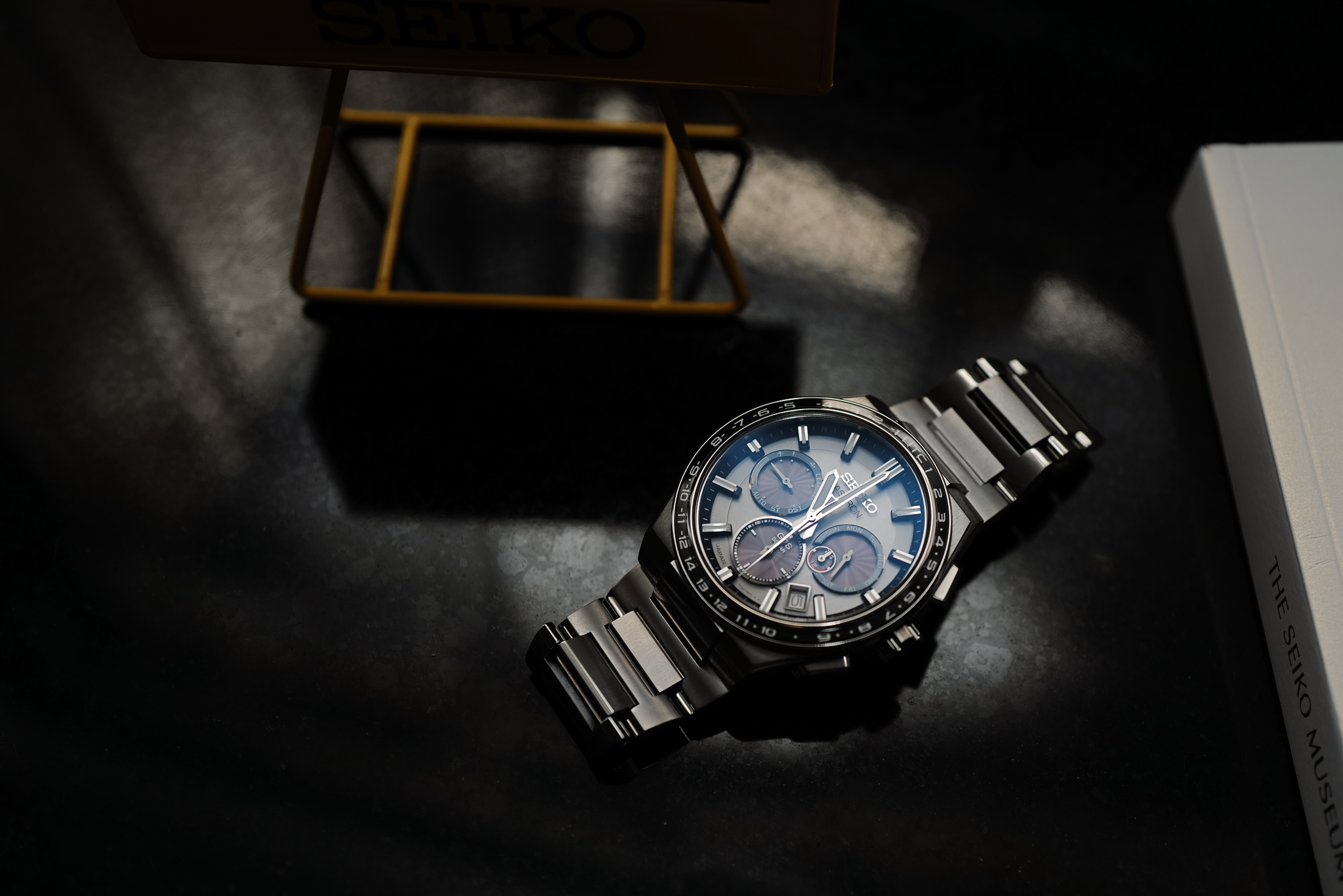 戴上（卫星精确）Seiko Astron Solar钛金属腕表一周