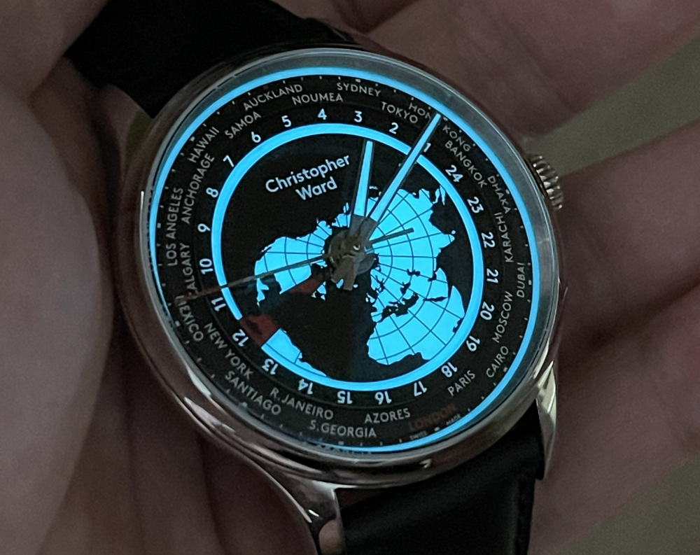 Christopher Ward两地时手表C1 Worldglow-北半球的地图盘面设计