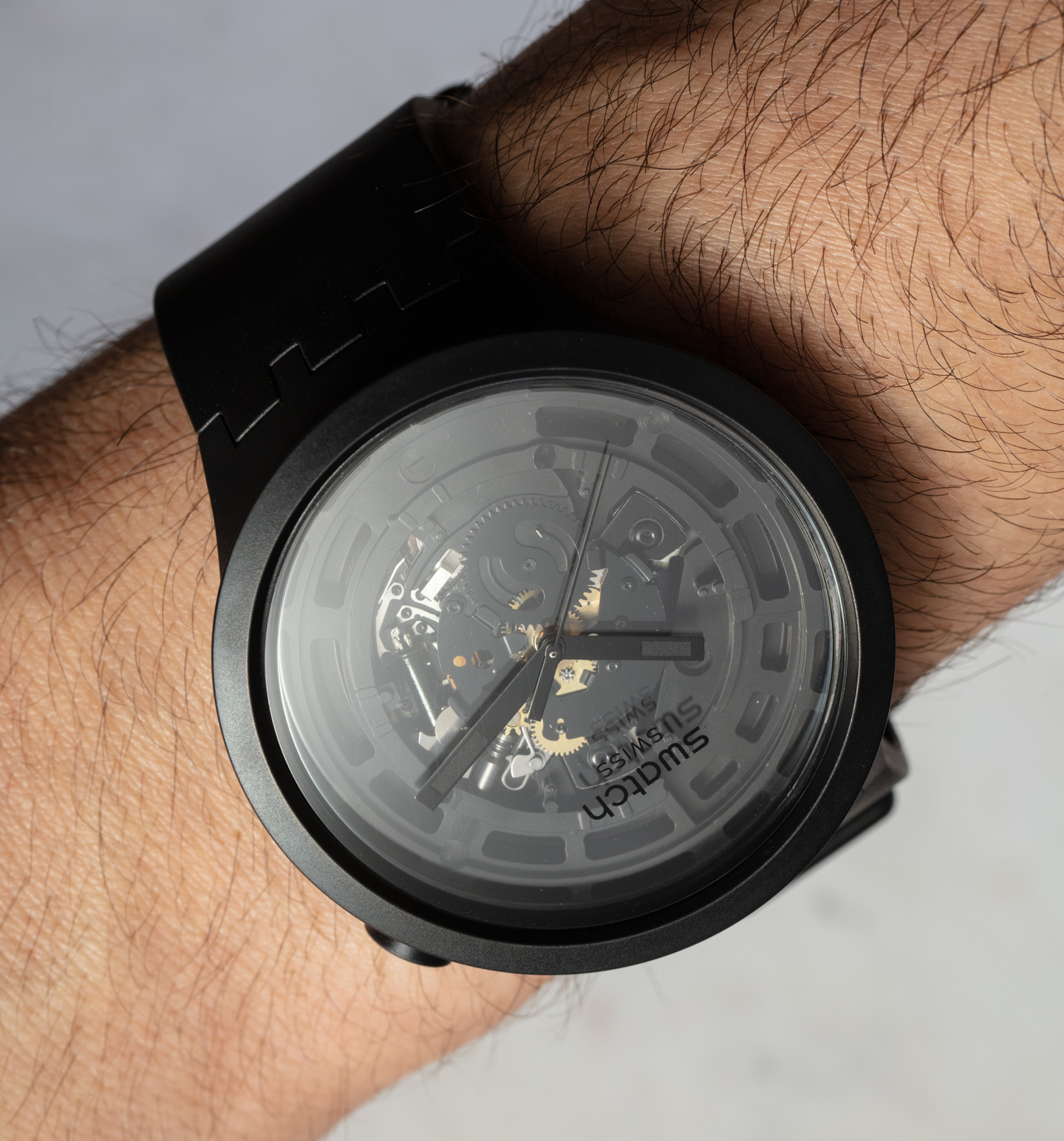 生物陶瓷在Swatch Big Bold系列的中首次亮相-C-Black手表