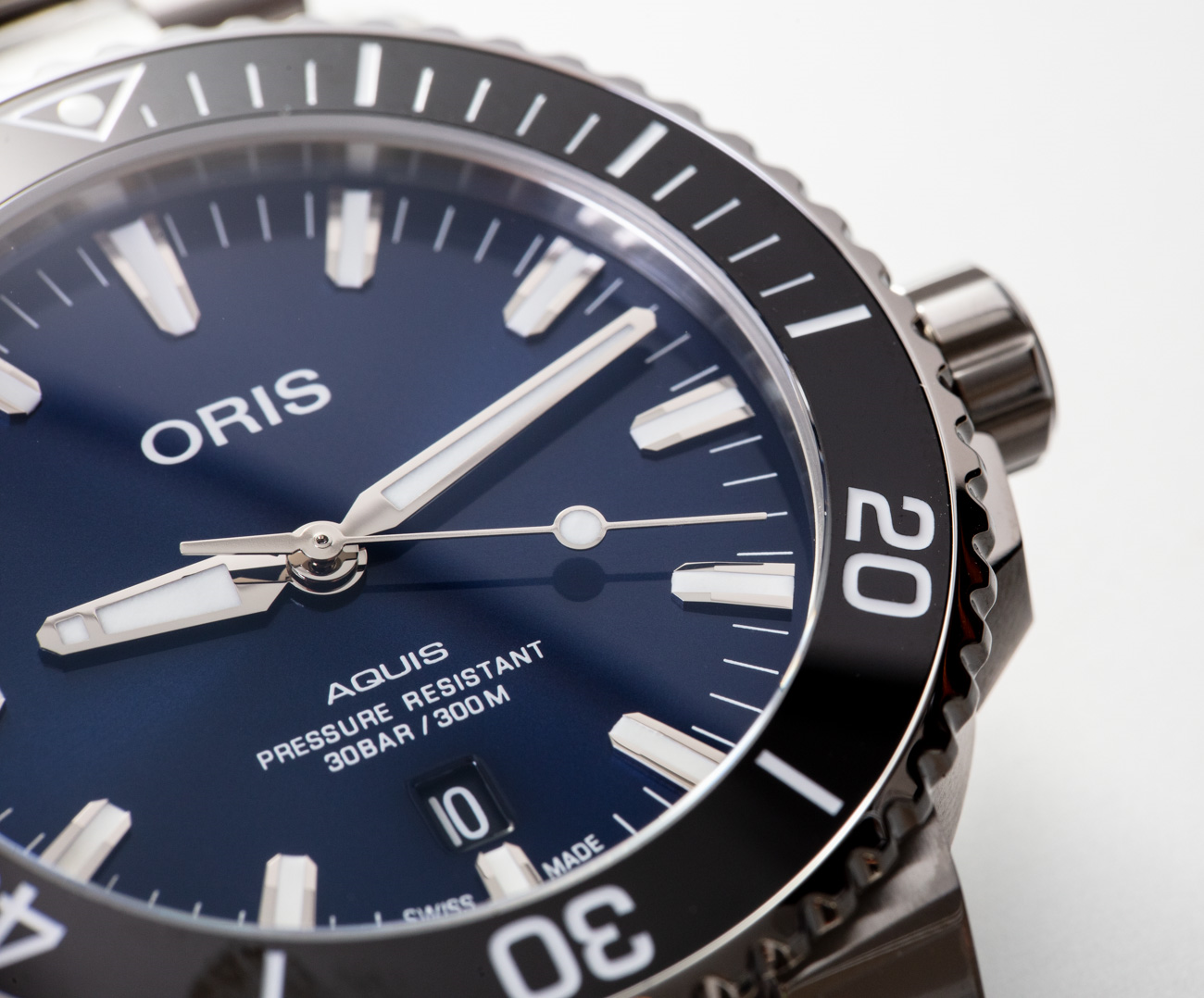Oris品牌Aquis43.5毫米Date潜水表