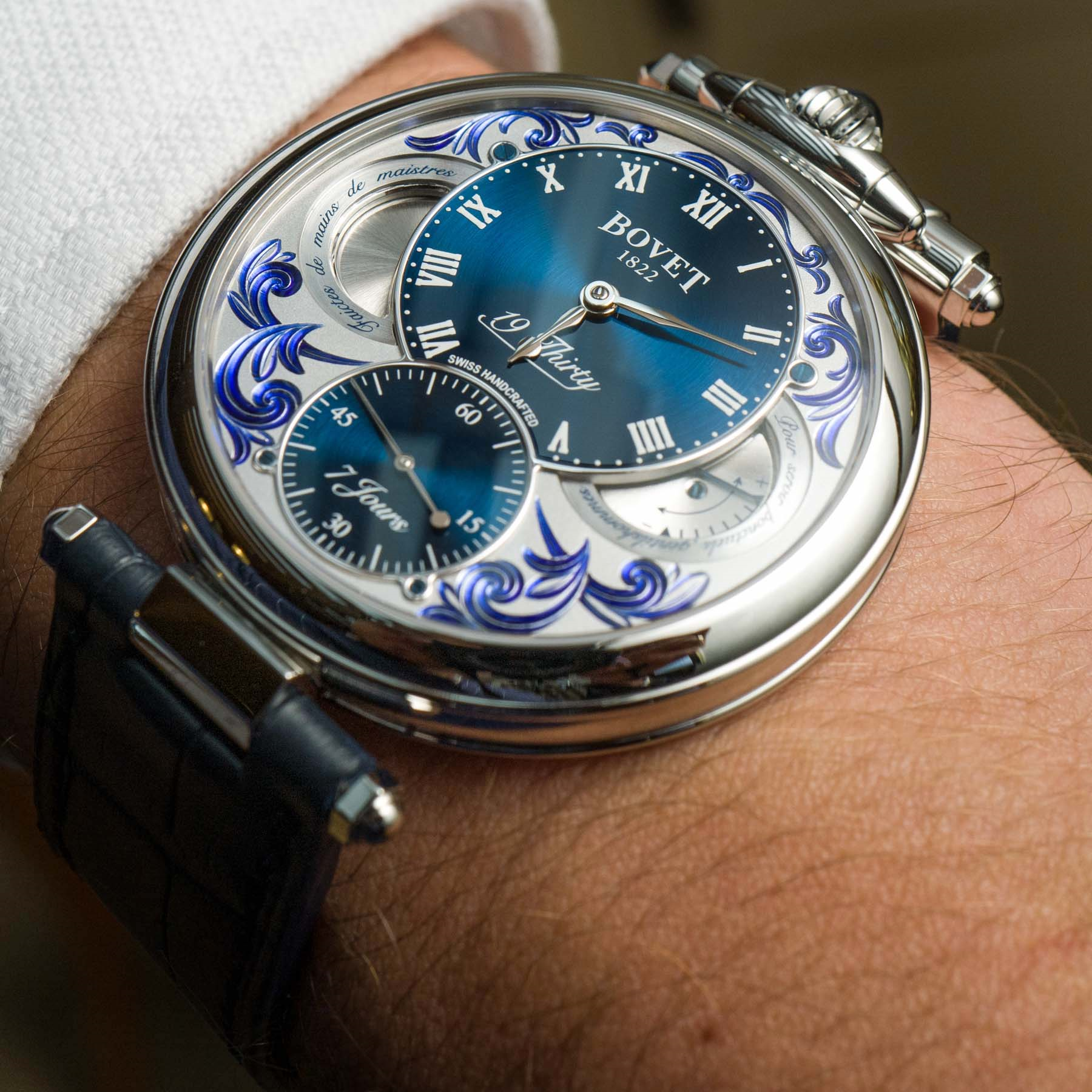 蓝漆手工雕刻盘面手表-Bovet 19Thirty Fleurier 礼服腕表