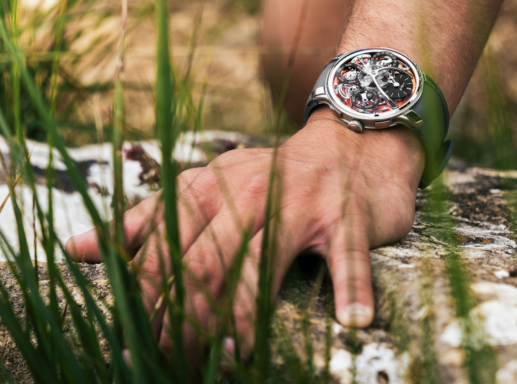 极致的机械腕表之美-MB&F Legacy Machine Perpetual Evo运动功能的奢华手表