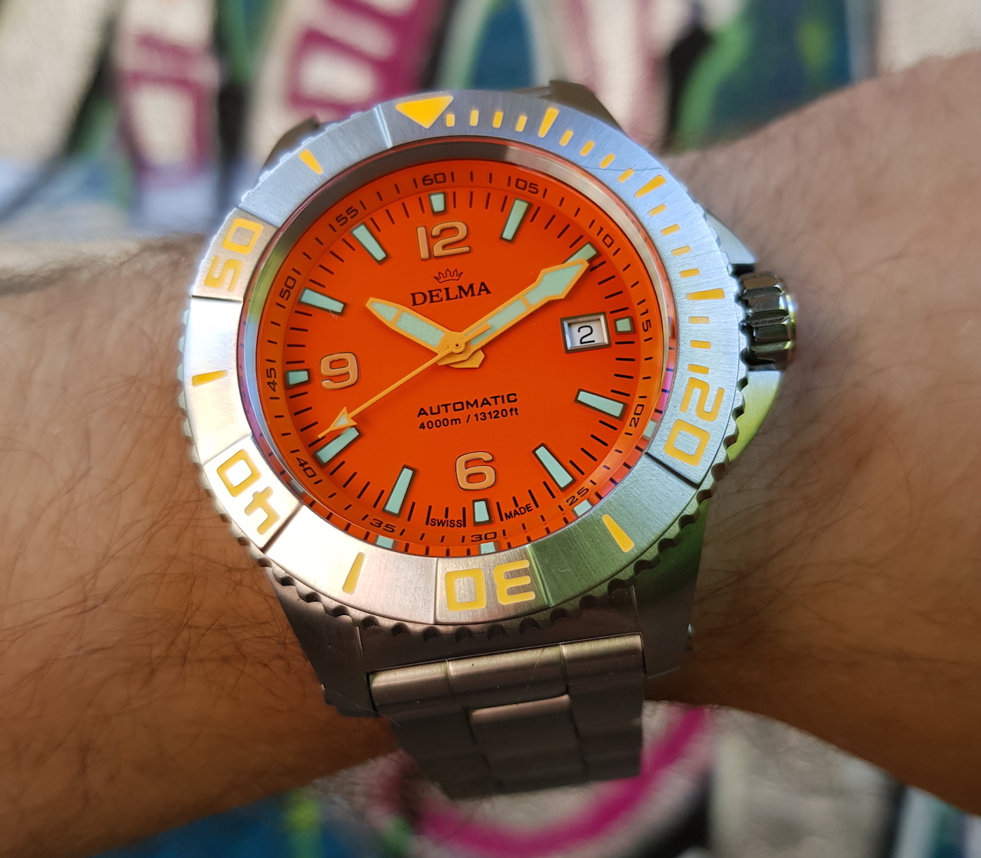 德尔玛蓝鲨III手表怎么样-极具视觉冲击的橙色表盘潜水表
