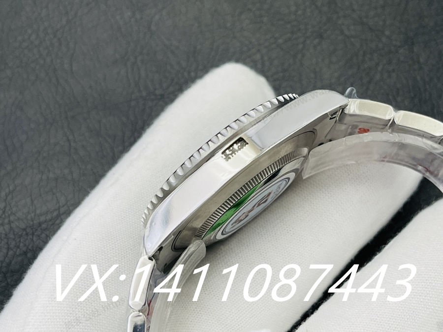 C厂劳力士Rolex最新款绿水鬼40MM惊艳抢眼！